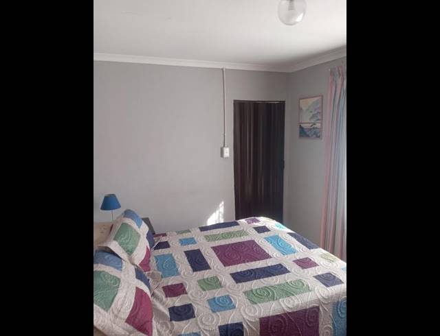 2 BEDROOM HOUSE FOR SALE IN ESSELEN PARK